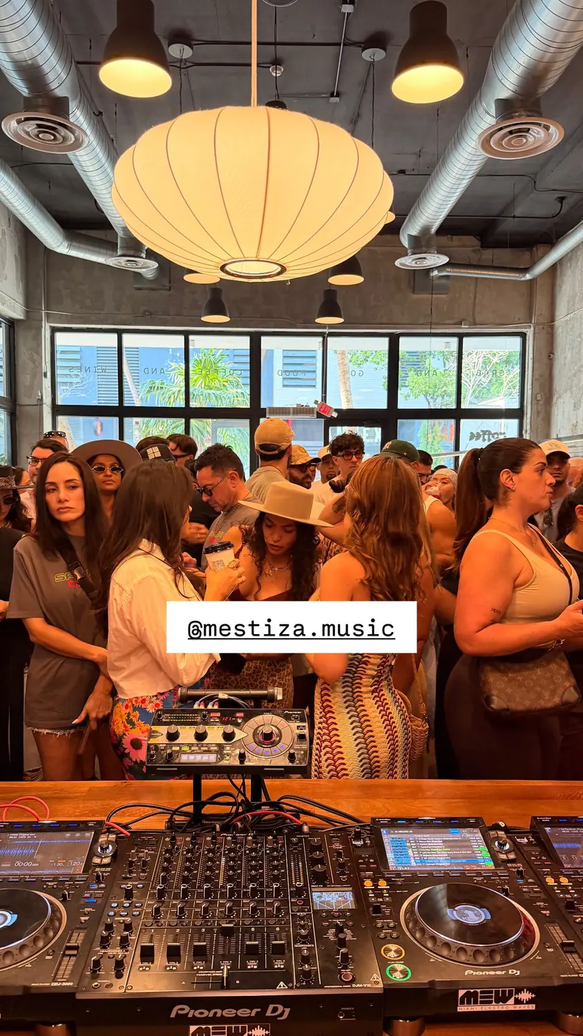 A full room around the DJ booth
